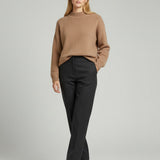 Moteriškas megztinis su alpakos jauniklių vilna