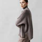 Moteriškas megztinis su alpakos jauniklių vilna