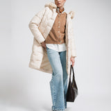 Moteriškas megztinis su alpakos jauniklių vilna