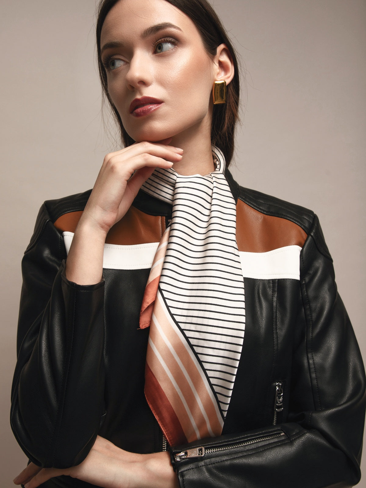 Moteriška skarelė
