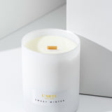 Kvapioji sojų vaško žvakė su medine dagtimi „Sweet Winter”, 210 g